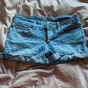 Cute light Jean shorts